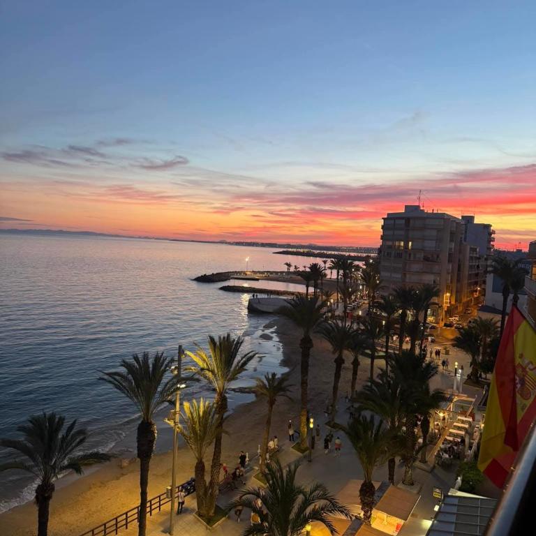 ICON Beach Apartment - 1 Min to Beach & Free Garage - Apartment mit 3 Schlafzimmern - 15