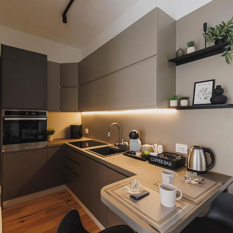 Maison Melo - Exclusive Downtown Stay Bari Center - Appartamento con 1 Camera da Letto - 70
