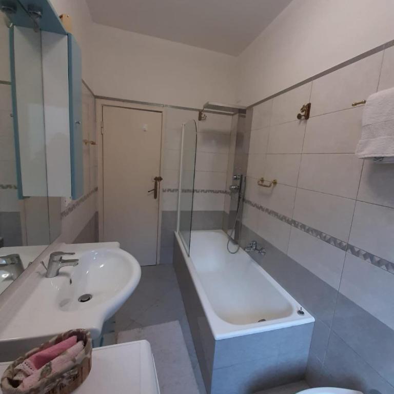Via dalla matta folla a pochi minuti dal centro - Appartamento con 1 Camera da Letto - 4