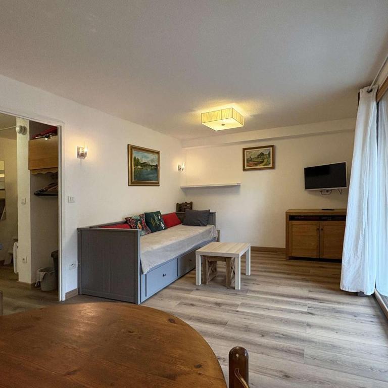 Studio aux Orres 1800m avec Piscine, Terrasse, et Accès Direct aux Pistes - FR-1-322-525 - Apartment - 7