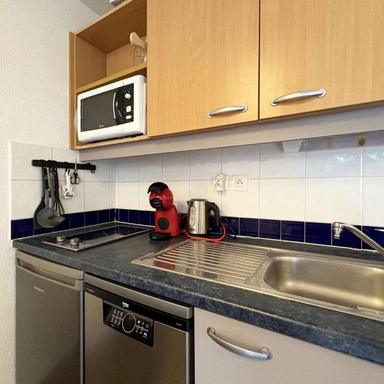Studio aux Orres 1800m avec Piscine, Terrasse, et Accès Direct aux Pistes - FR-1-322-525 - Apartment - 8
