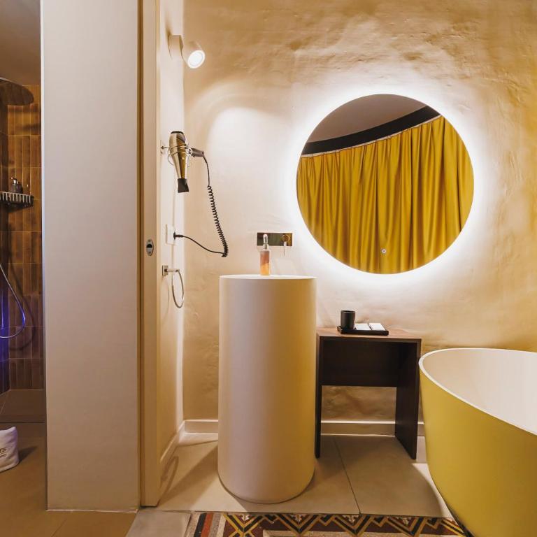 Harmonies BnB - Luxury Suites & Family Room Bari - Camera Familiare Deluxe - 18