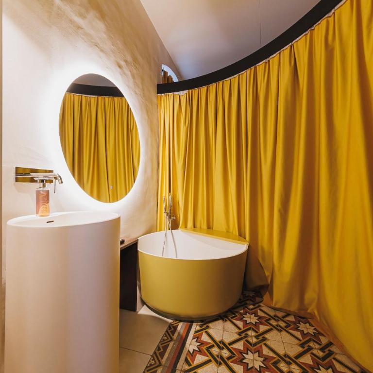 Harmonies BnB - Luxury Suites & Family Room Bari - Camera Familiare Deluxe - 14