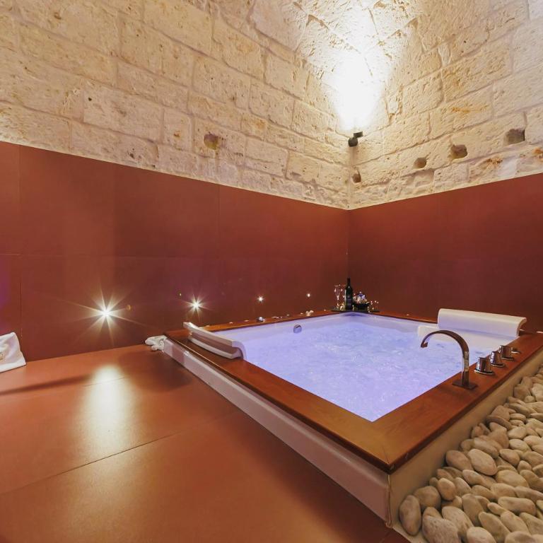 Harmonies BnB - Luxury Suites & Family Room Bari - Camera King - 3