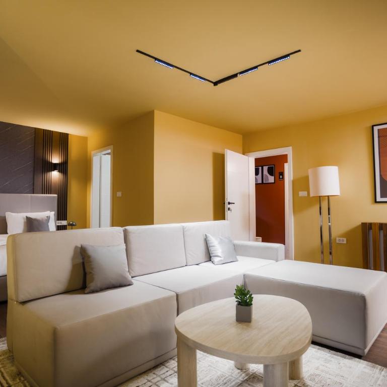 Central Apartments 3min from Ferhadija by Naami - Studio Apartman s Balkonom - 21