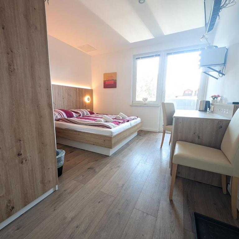 See 13 - Sonniges Balkon-Studio in Seenähe inklusive 2 Bäderkarten - Apartment mit 1 Schlafzimmer - 2