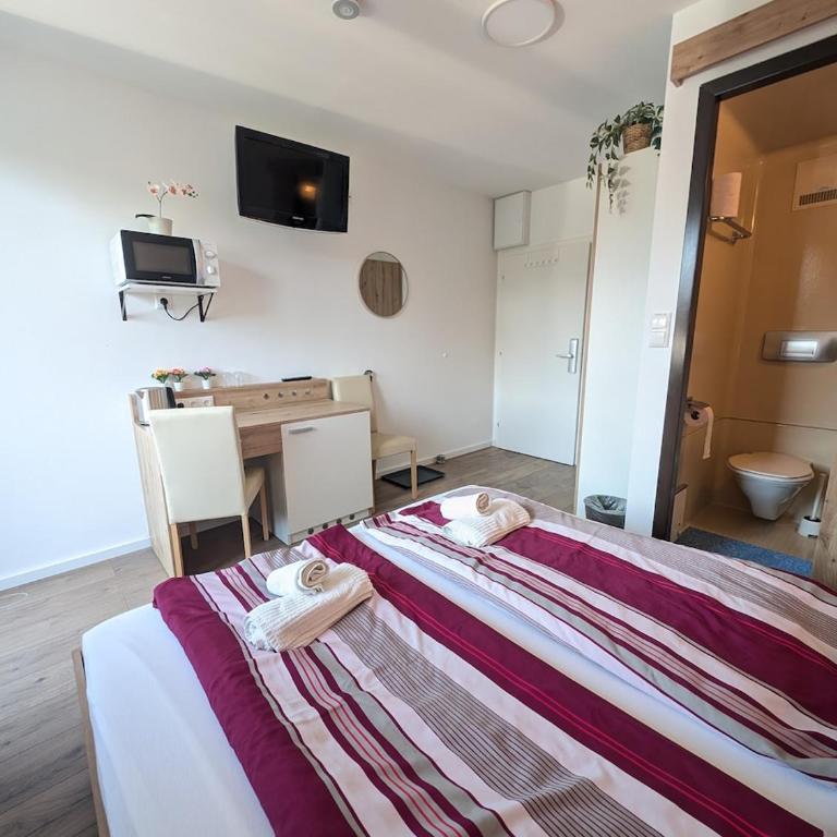 See 13 - Sonniges Balkon-Studio in Seenähe inklusive 2 Bäderkarten - Apartment mit 1 Schlafzimmer - 5