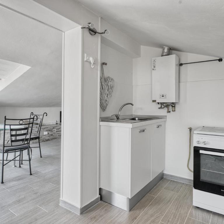 Mansarda white dream - Appartamento con 1 Camera da Letto - 2