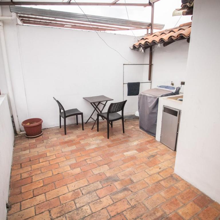 Modern Apartment in Historic Center Terrace - Two-Bedroom Apartment - 33