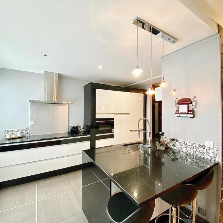 LA FORCLAZ - Centre ville & Lac, Balcon, Parking - Appartement 2 Chambres - 3