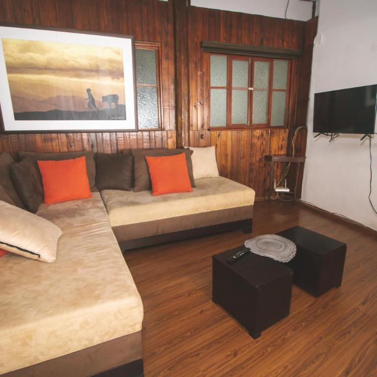 Modern Apartment in Historic Center Terrace - Two-Bedroom Apartment - 43