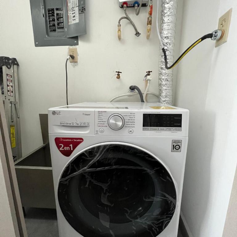 Lovely department with 2 rooms, 5 min UANL - Apartamento de 2 dormitorios - 10