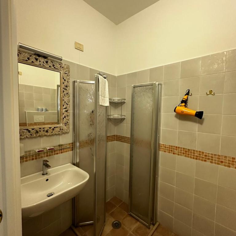 Villa Casanova - Camera Budget Doppia con Letti Singoli - 3