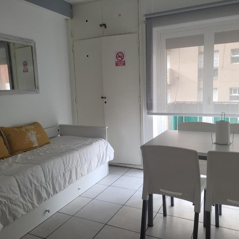 Mardel centrico con balcon a la calle - One-Bedroom Apartment with City View - 5