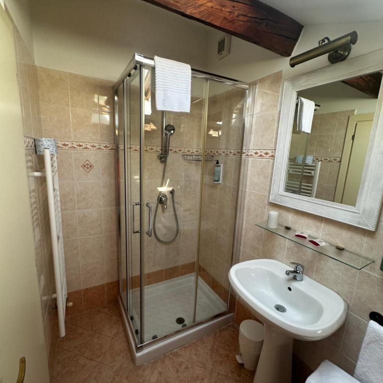 Villa Casanova - Camera Matrimoniale/Doppia con Letti Singoli - Mansarda - 3