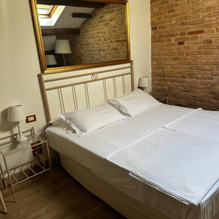 Villa Casanova - Camera Matrimoniale/Doppia con Letti Singoli - Mansarda - 5