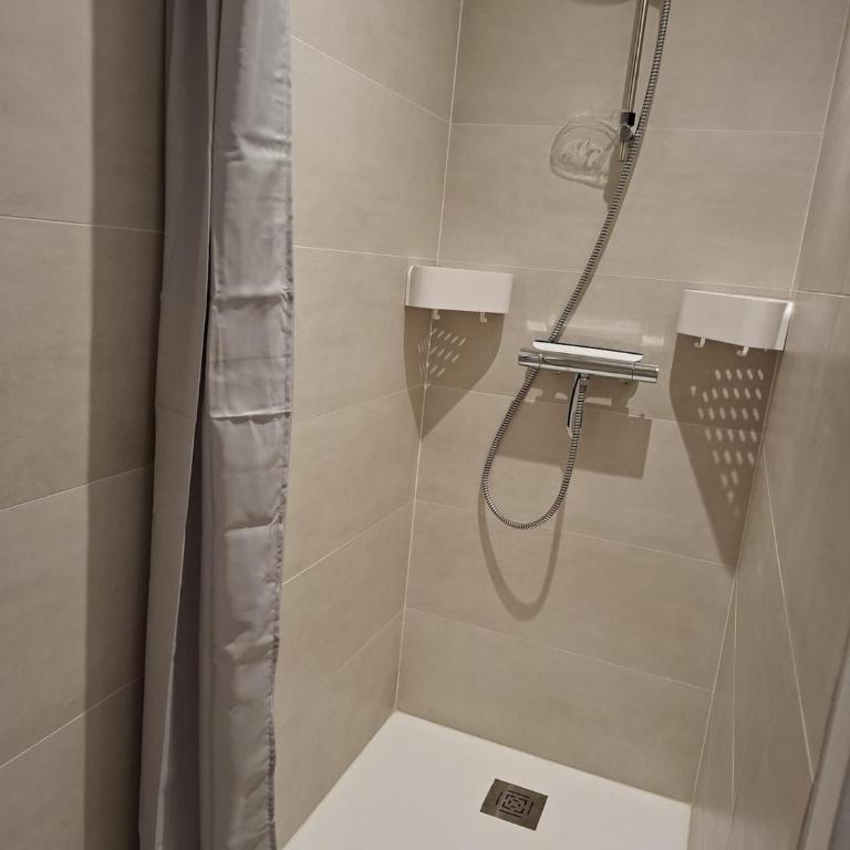 99m2 appartement proche de la mer entièrement rénové 3 chambres - Appartement 3 Chambres - 16