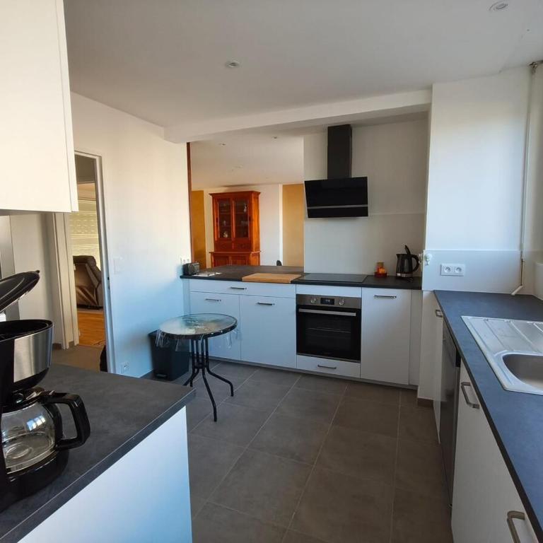 99m2 appartement proche de la mer entièrement rénové 3 chambres - Appartement 3 Chambres - 25