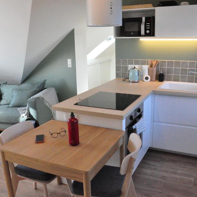 Beautiful 3-room attic apartment, new and fully equipped - Appartement 2 Chambres - 8