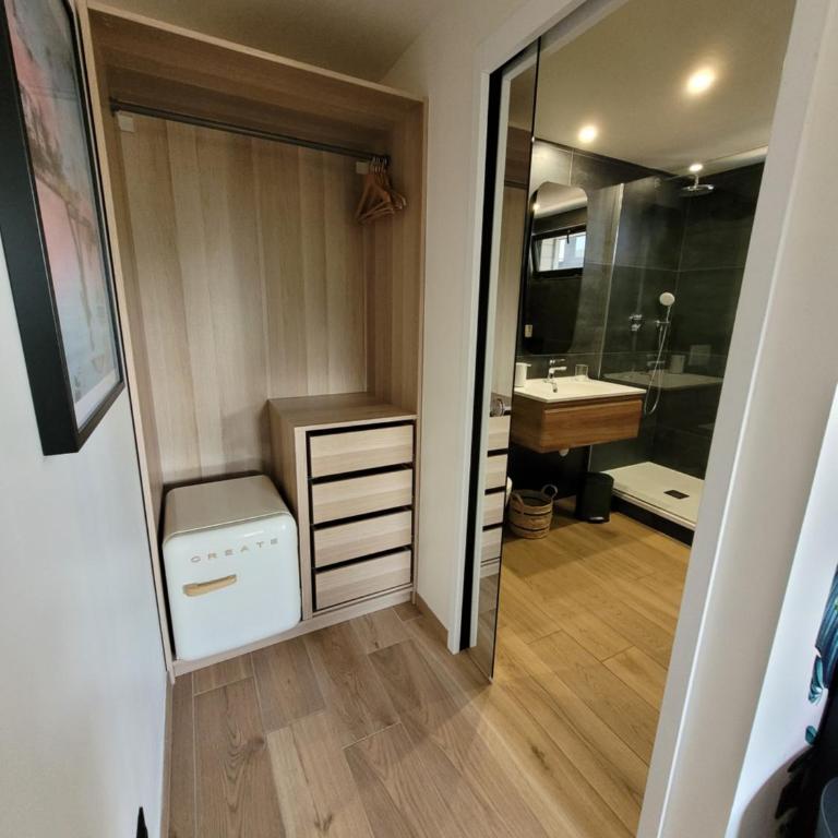 A n n e x e - Chambre Lit King-Size - Vue sur Piscine - 4