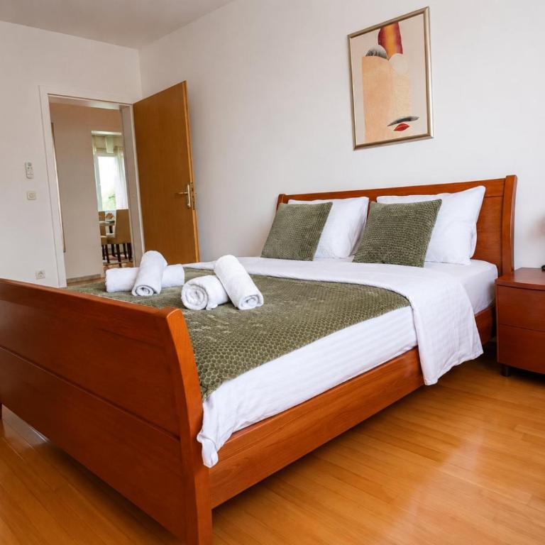 City URBAN HOME - Two-Bedroom Apartment - 8