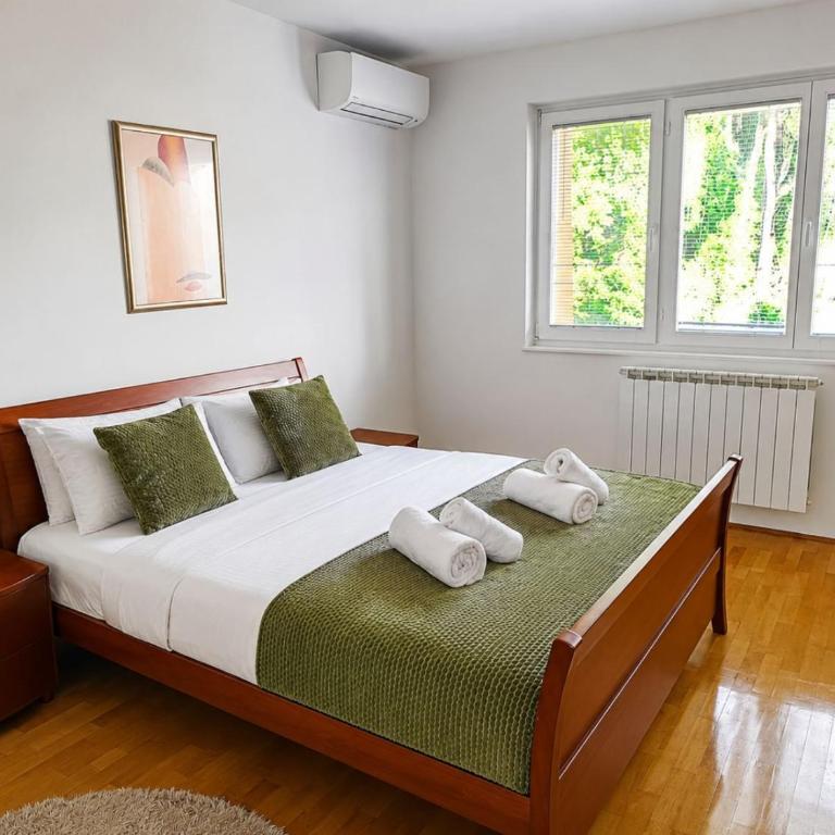 City URBAN HOME - Two-Bedroom Apartment - 7