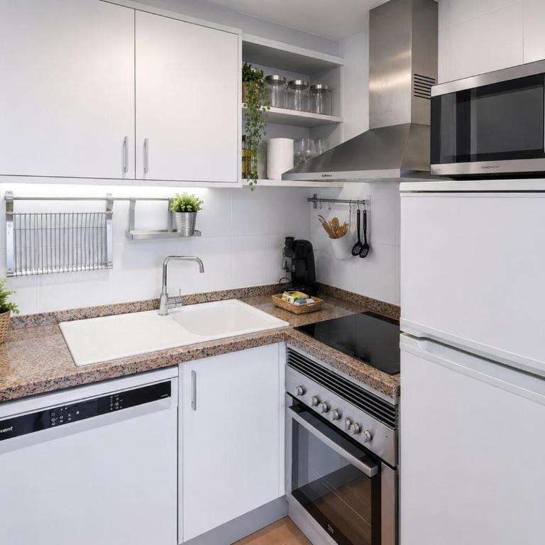 Apartamento con Terraza, Piscinas, Gym y Parking - Appartamento con 2 Camere da Letto - 7
