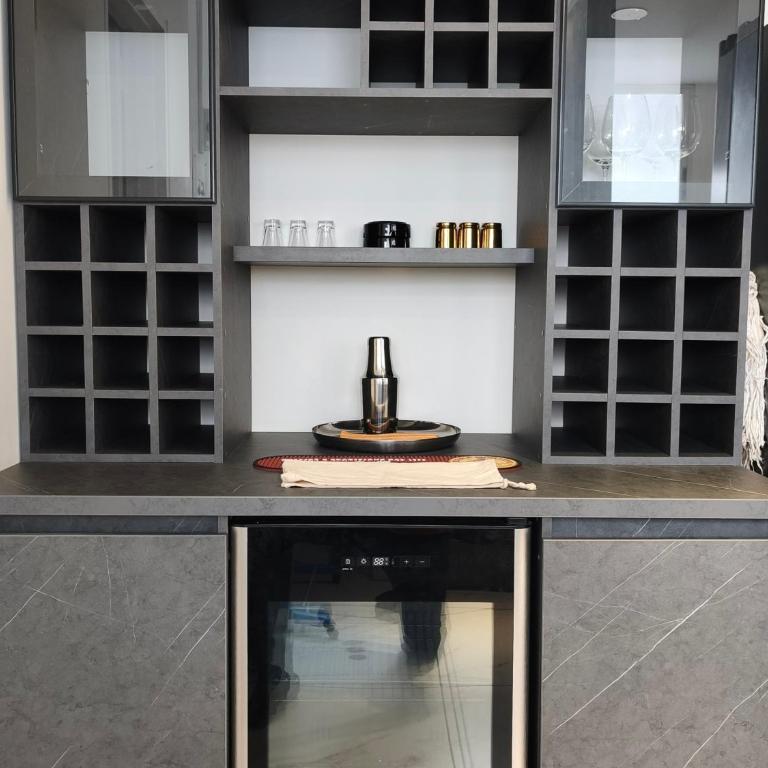 Bright 3BR Oasis 500Mbps WiFi & 24 7 Security - Three-Bedroom Apartment - 12