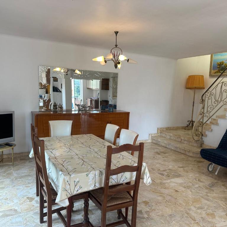Bsm 35 Villa atypique classée 3 étoiles - Two-Bedroom House - 8