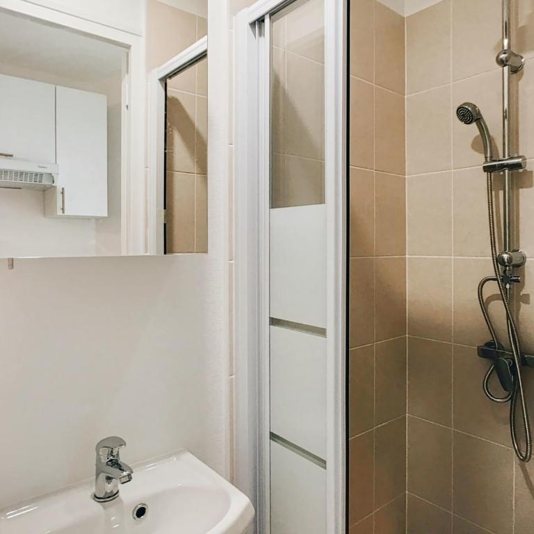 Petit Studio Paris 15 ConventionVaugirard - Studio - 8