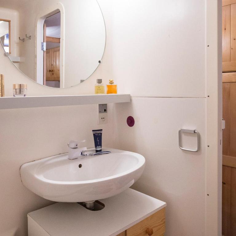 Studio rénové 5 pers, ski aux pieds, balcon, animaux admis - FR-1-346-436 - Studio - 11