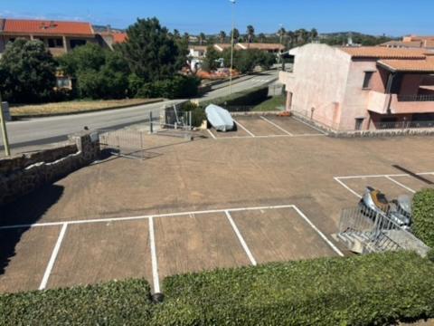 Ampio e pregevole bilocale con giardino privato a 200 mt dalla spiaggia - Appartamento con 1 Camera da Letto - 2