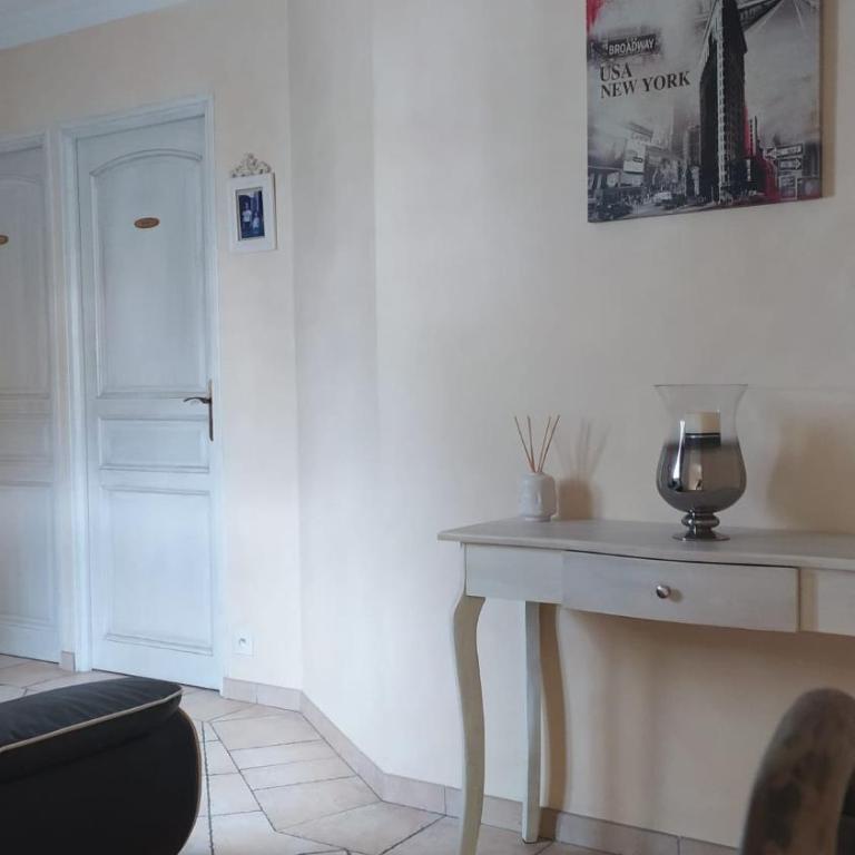 Villa with garden&pool, 4 air-conditioned rooms - Villa - 23
