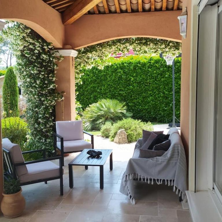 Villa with garden&pool, 4 air-conditioned rooms - Villa - 35