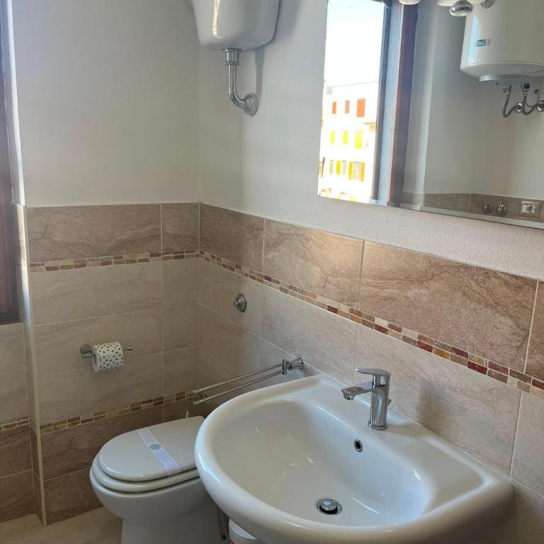 Beach Room Alghero - Camera Matrimoniale con Balcone (2 Adulti + 1 Bambino) - 5