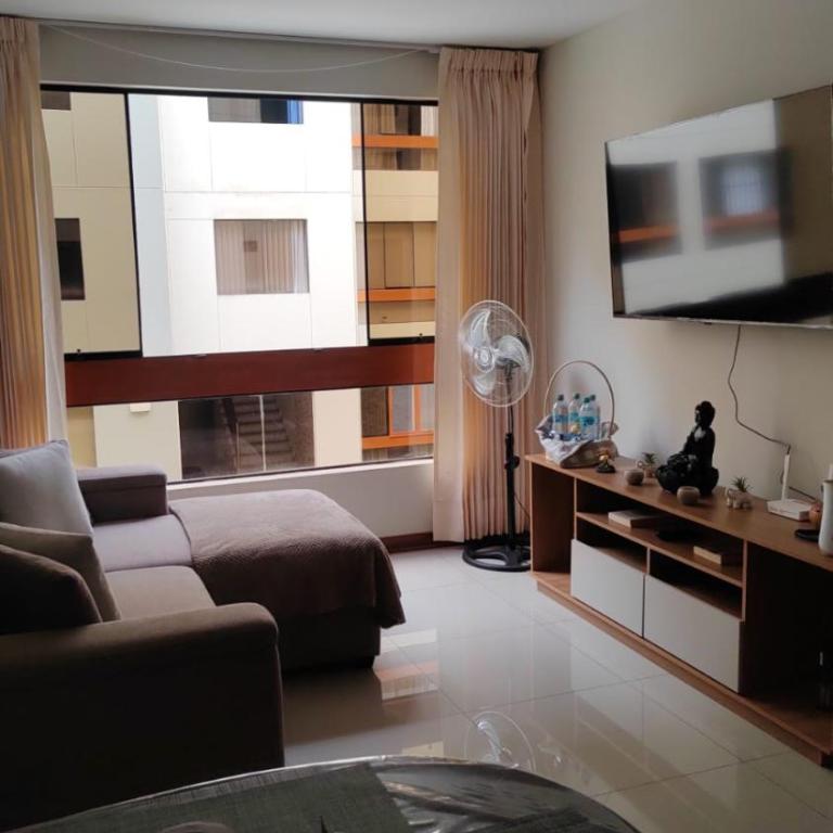 DEPARTAMENTO FAMILIAR COMODO EN EL Centro DE CHICLAYO - Two-Bedroom Apartment - 1