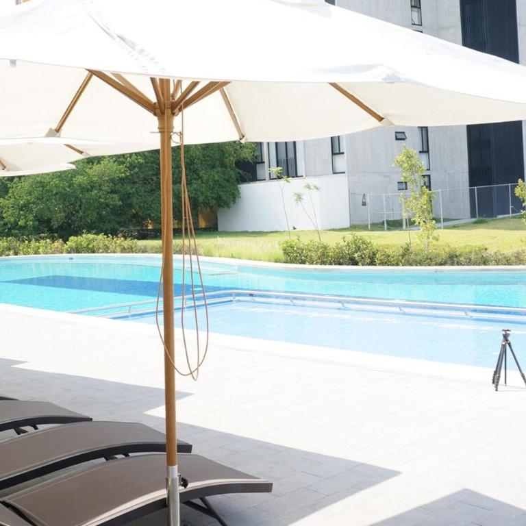Condo W AC Heat Est Akron Aud Telmex Arena GDL CUCEA Univ Tec Monterrey - Apartamento de 2 dormitorios - 1