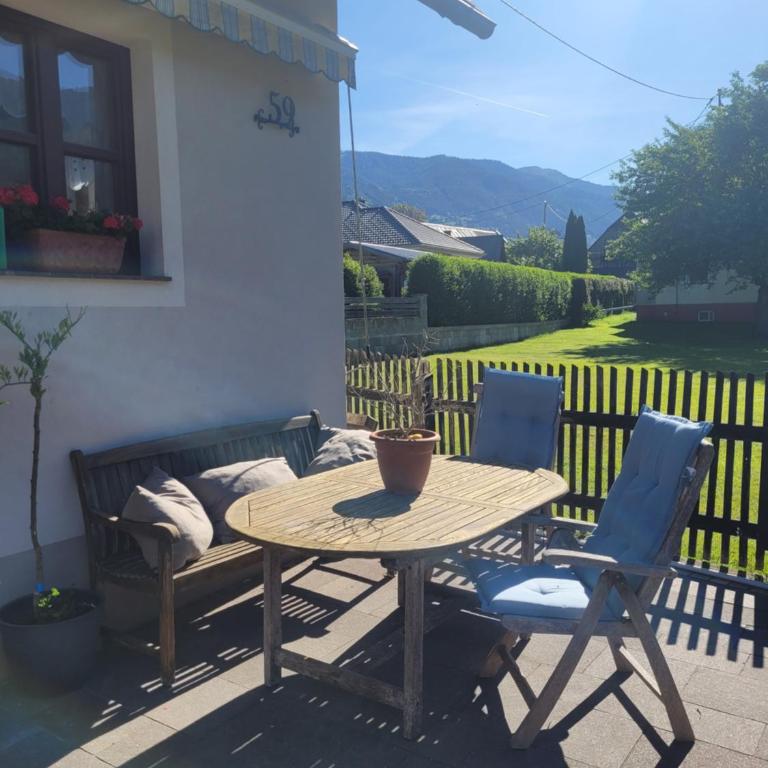 Omas Paradies - Haus mit 2 Schlafzimmern - 2