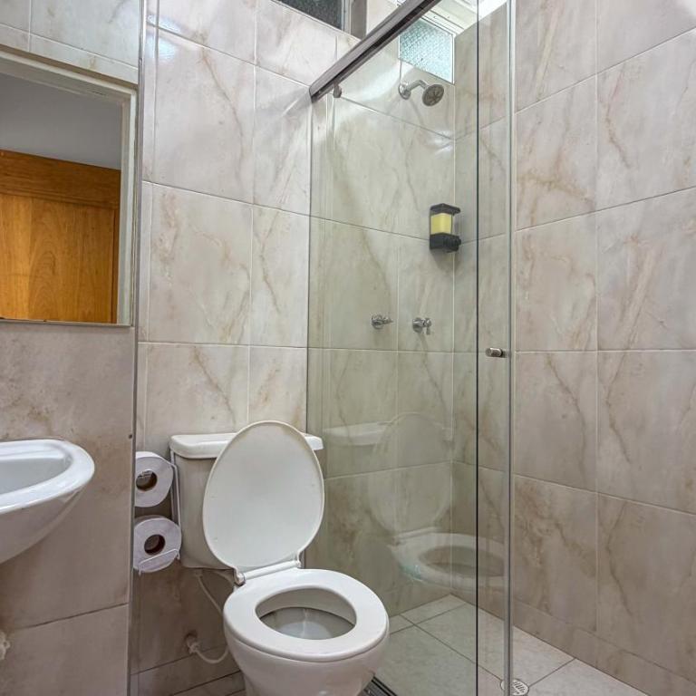 Golden House - Alojamiento - Habitación Cuádruple con baño privado - 6