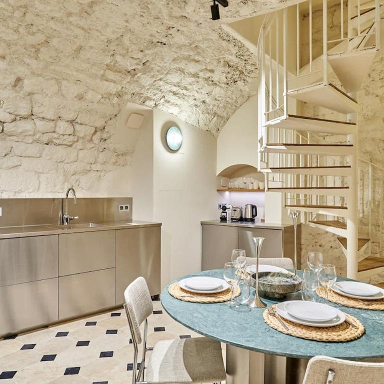 Beautiful new triplex - Appartement 2 Chambres - 6