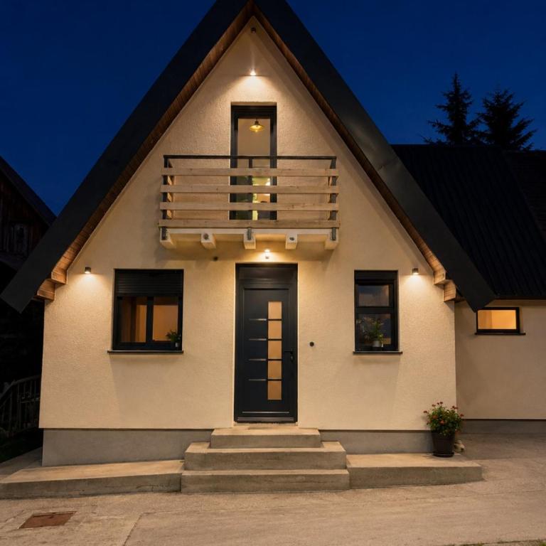 Žabljak Center Chalet - Kuća sa 3 Spavaće Sobe - 1