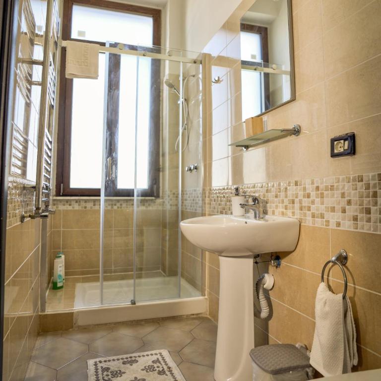Bed and Breakfast Station - Camera Matrimoniale con Bagno Privato - 9