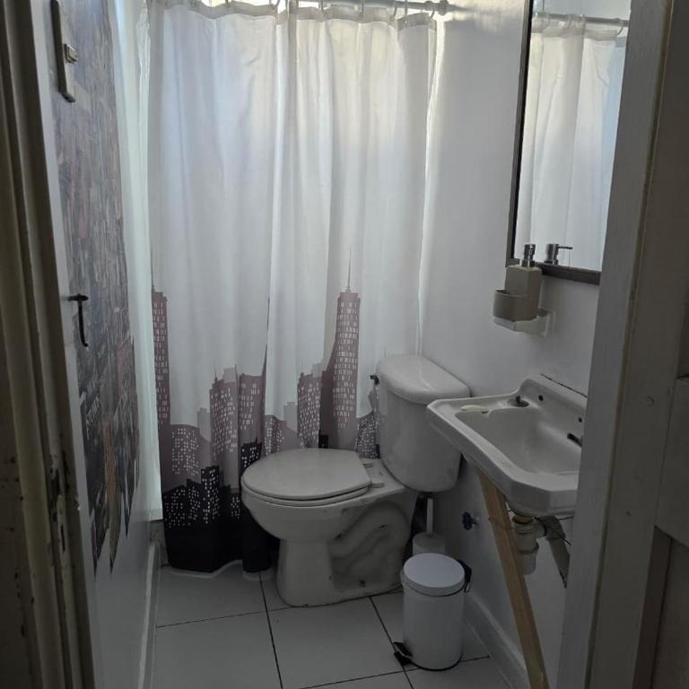 Íntimo Dormitorio con baño y acceso independiente - Habitación Doble con baño privado - 6