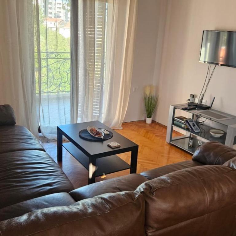 Apartman Jole - Kuća sa 2 Spavaće Sobe - 1