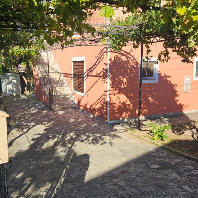 Apartman Jole - Kuća sa 2 Spavaće Sobe - 3