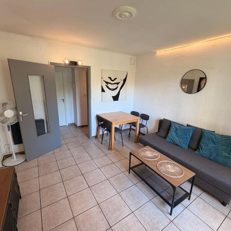Près d'Arènes, train station, tram, center, and beaches - Apartment mit 2 Schlafzimmern - 7