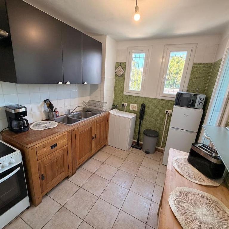Près d'Arènes, train station, tram, center, and beaches - Apartment mit 2 Schlafzimmern - 4