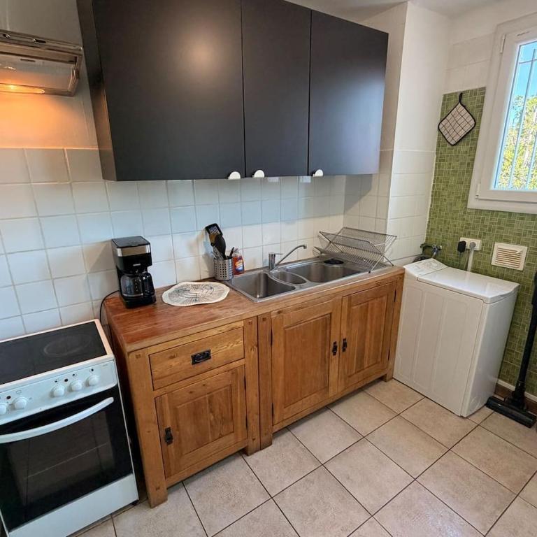 Près d'Arènes, train station, tram, center, and beaches - Apartment mit 2 Schlafzimmern - 12