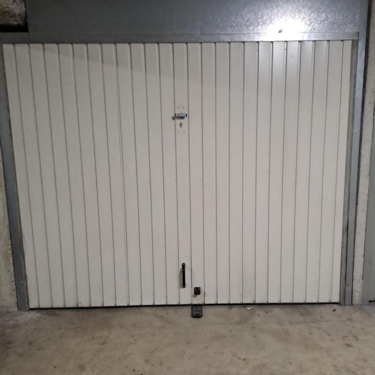 Blue Line - New Modern Studio With Terrace & AC - One-Bedroom Apartment - 18