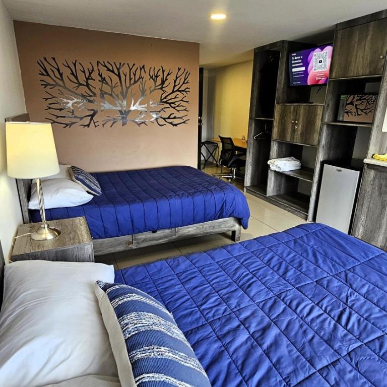 S02 SUITE MAX Premium Suite Frente al TEC CEM Cocineta WiFi Balcón Parking Terraza - One-Bedroom Apartment - 1